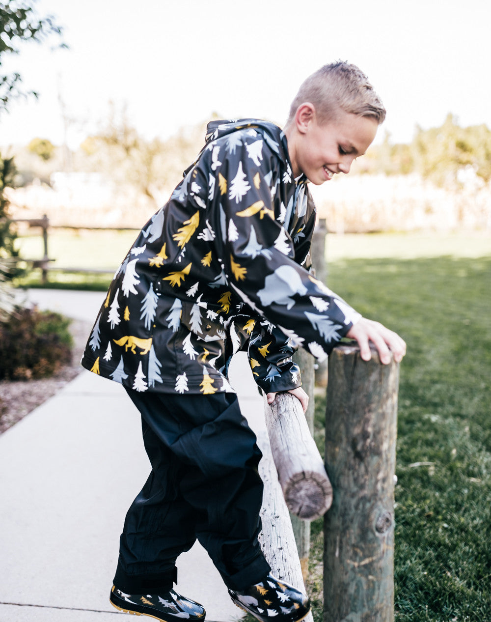 boy-with-Trail/Rain Pants, Black OAKIWEAR